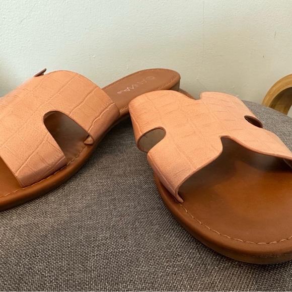 *SOLD* ANNA pink slides - Picture 2 of 5